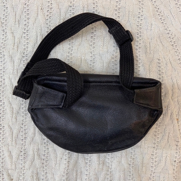 Lufthansa First Class, Black Leather Fanny Pack - Picture 8 of 10